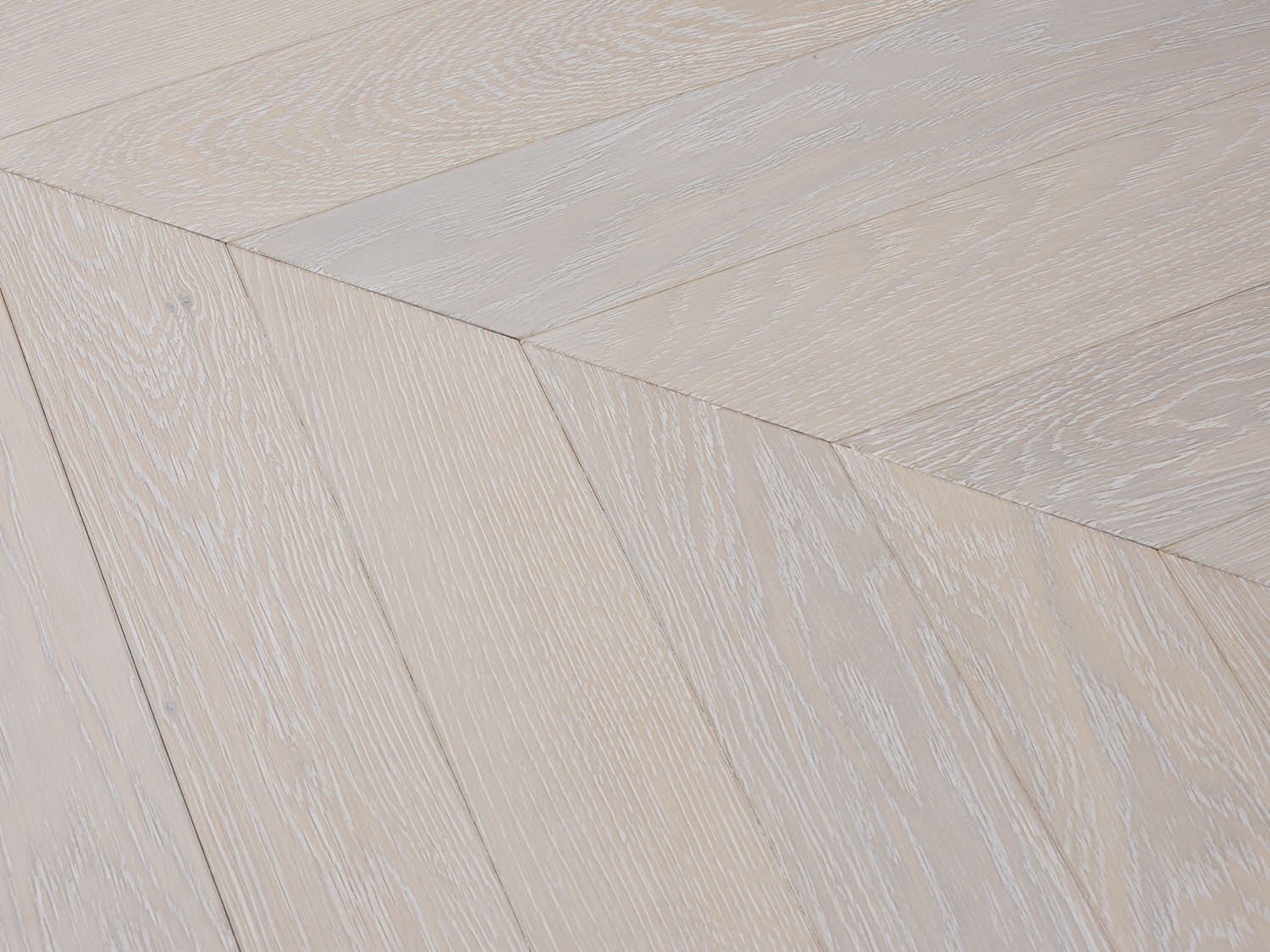 Инженерная доска Bassano Parquet Дуб Chevron французская елочка Коллекция Sbiancati 500-700х90-120х14мм